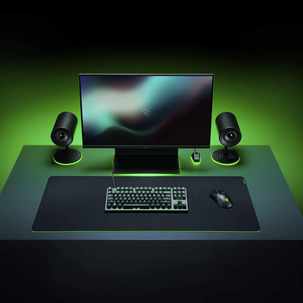 Razer Goliathus Chroma 3XL Mouse Mat - Enhance Your Gaming Experience with RGB Lighting