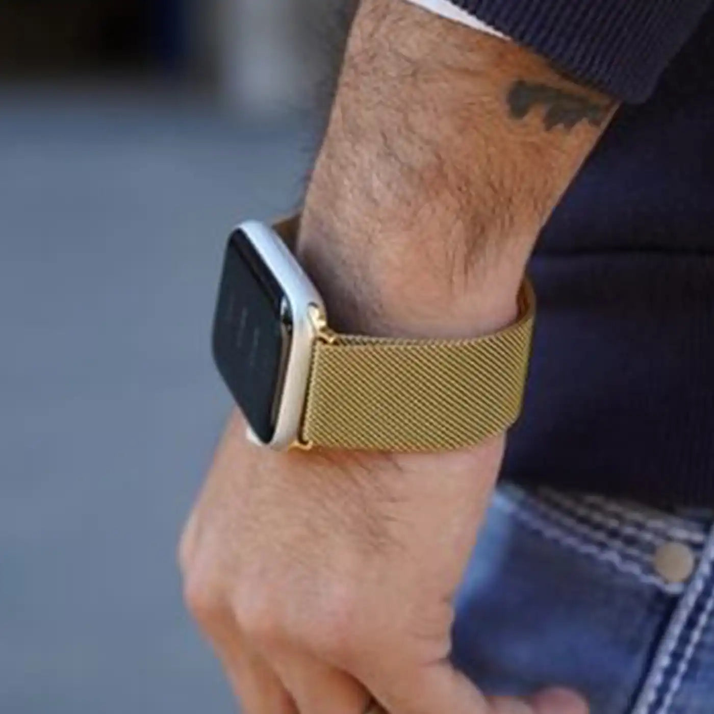 ⁦Devia Elegant Series Milanese Loop (44mm) Apple Watch -Gold⁩