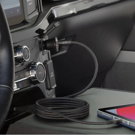 ⁦Scosche Charge 32W Dual-Port Car Charger and Locator - Black⁩