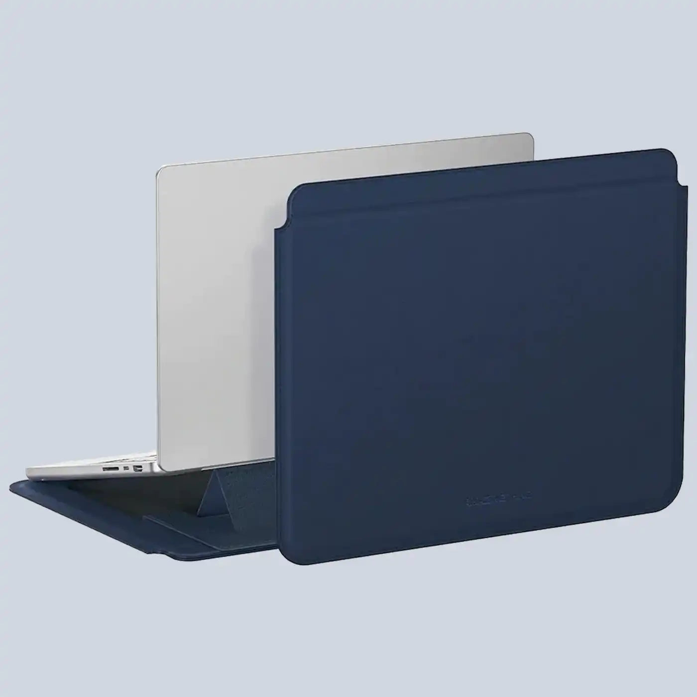 ⁦AmazingThing Matte PRO MAG Sleeve⁩ باللون الأزرق لجهاز ⁦MacBook PRO 14/13⁩ و ⁦MacBook Air 13.6/13⁩
