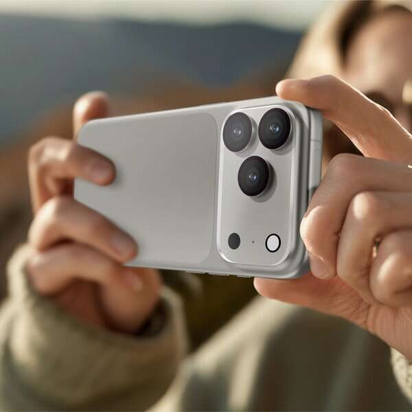 AmazingThing iPhone 17 Pro Max Camera Supreme Full Lens product photo